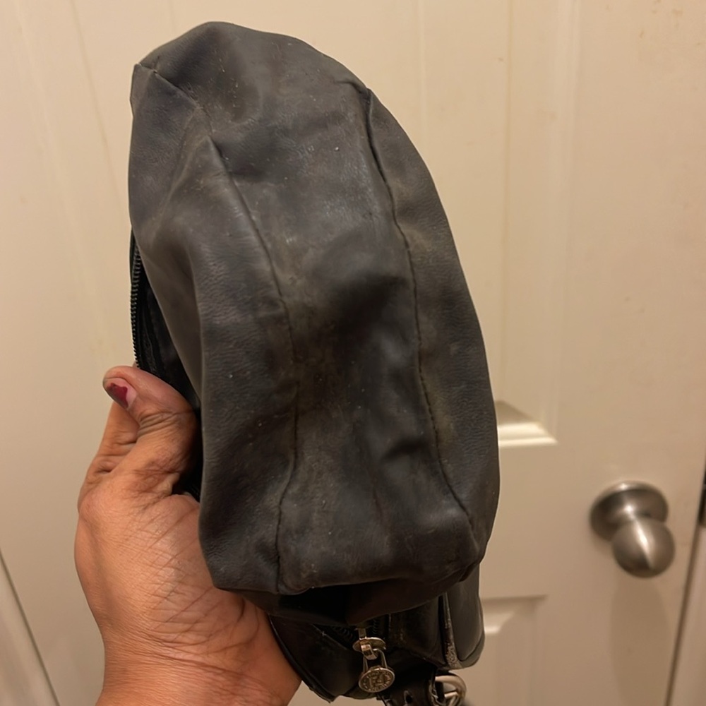 Authentic Fendi, please check all picture of condition - Picture 16 of 17